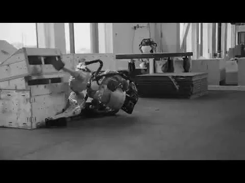 Boston Dynamics Atlas FAILS AT Parkour photo 2