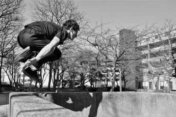 How to Do the Vertebral Wall Run in Parkour image 4